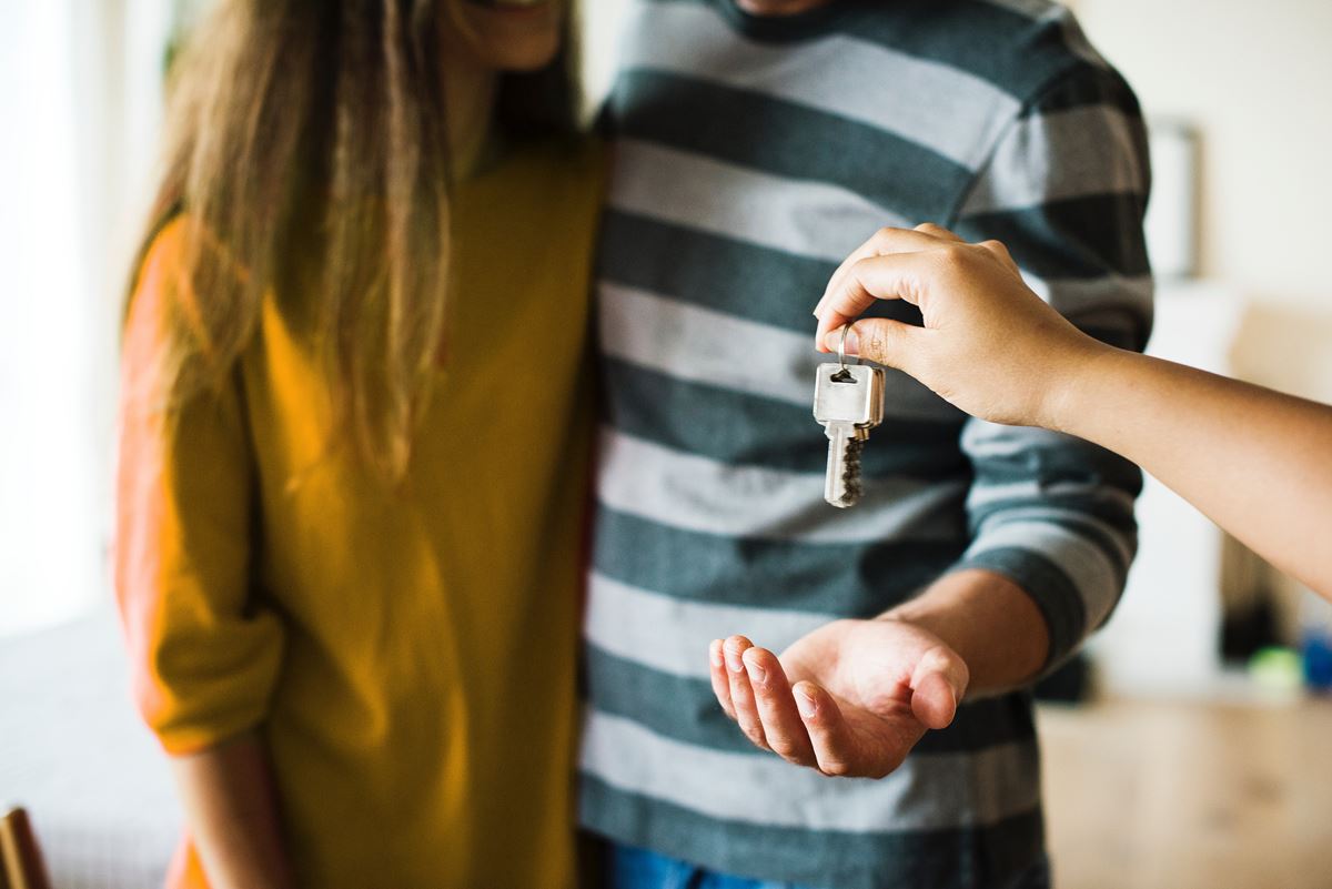 couple-home-house-1288482_R.jpg